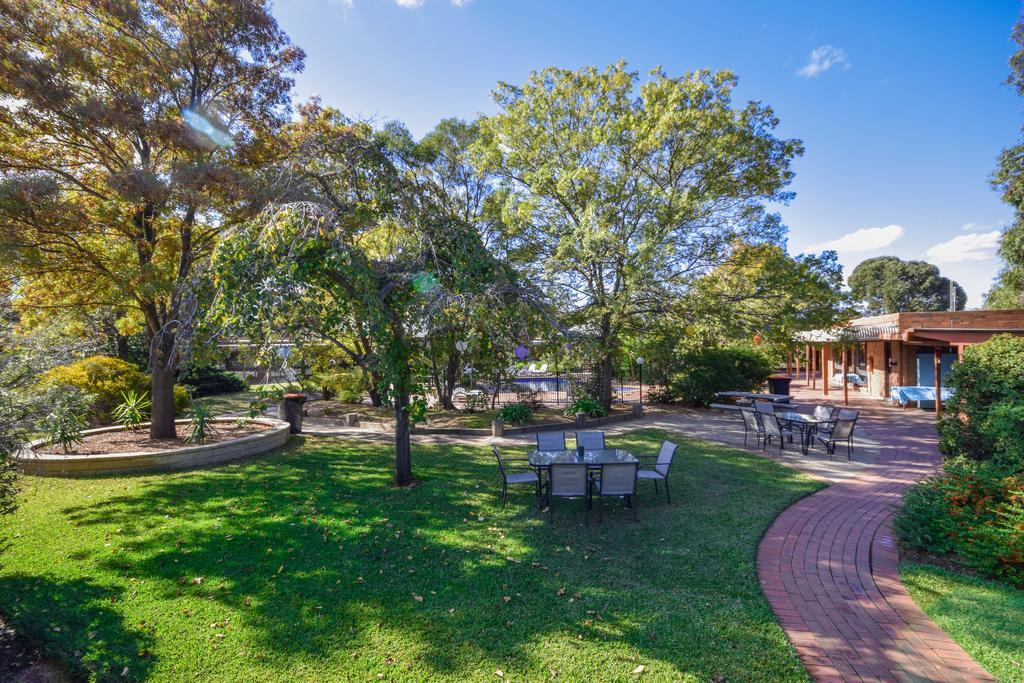 River Country Inn (Adults Only) Moama Bagian luar foto