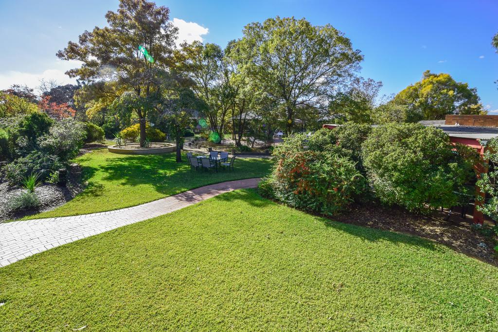 River Country Inn (Adults Only) Moama Bagian luar foto