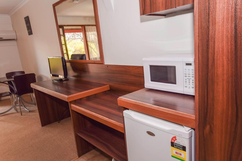 River Country Inn (Adults Only) Moama Ruang foto