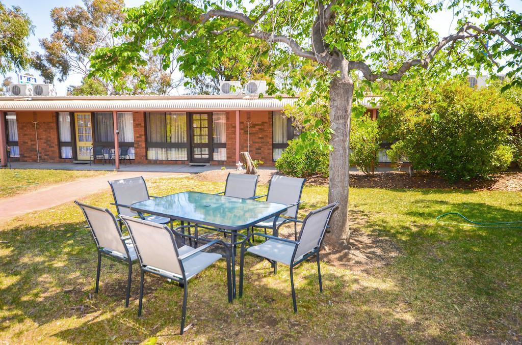 River Country Inn (Adults Only) Moama Bagian luar foto