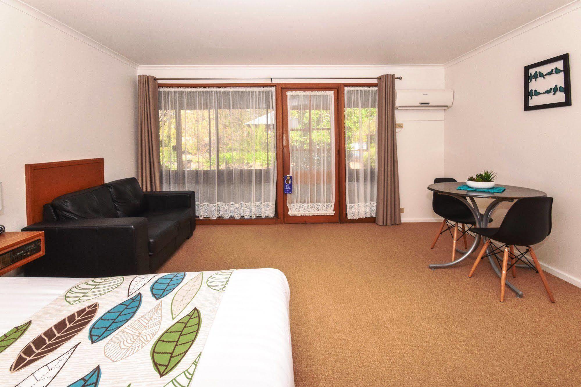 River Country Inn (Adults Only) Moama Bagian luar foto