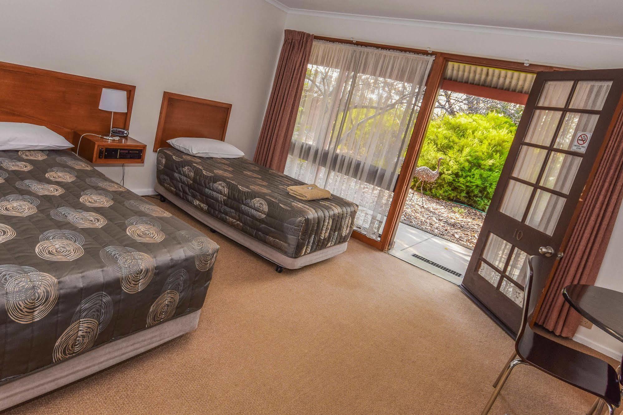 River Country Inn (Adults Only) Moama Bagian luar foto