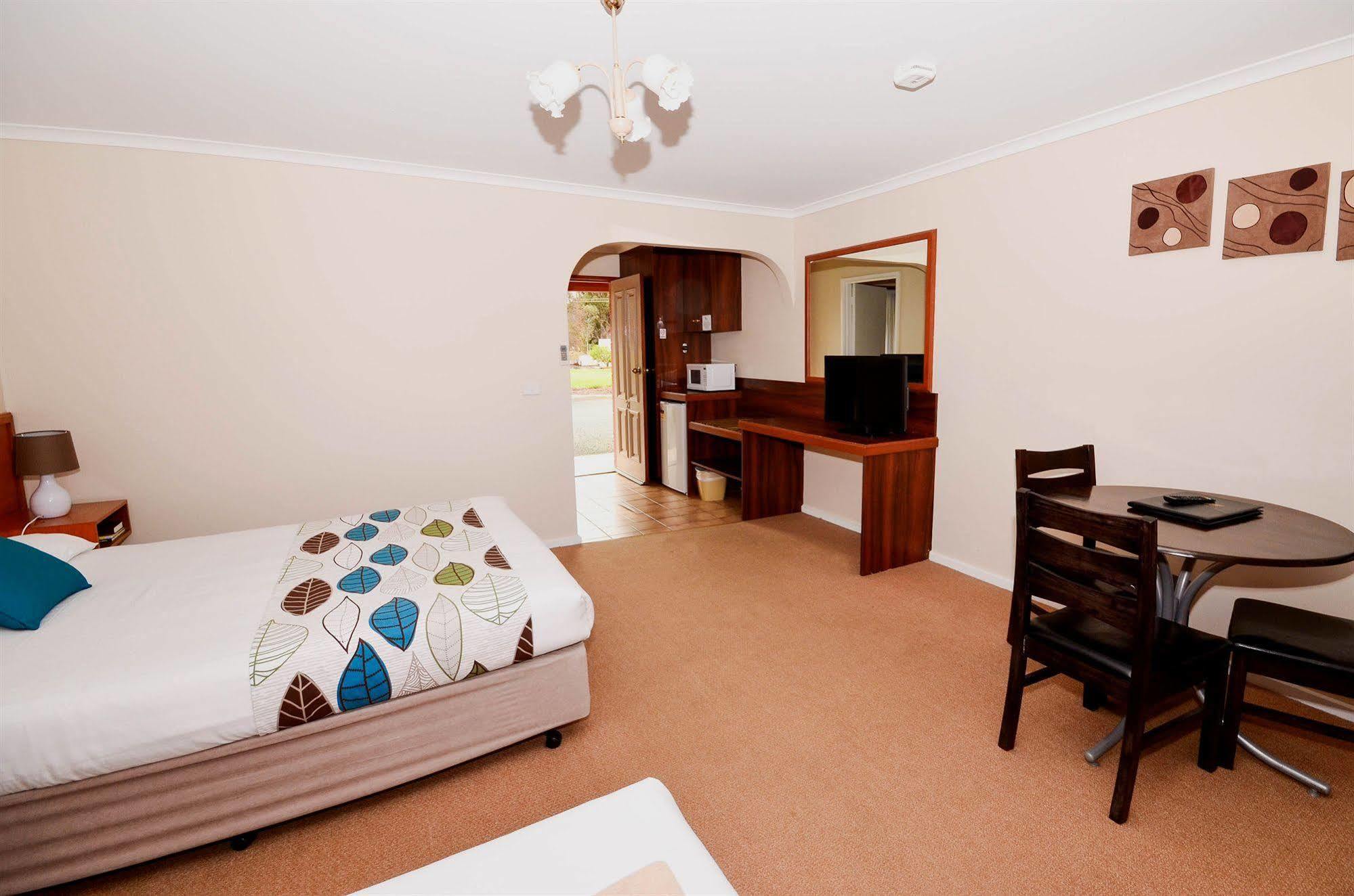 River Country Inn (Adults Only) Moama Bagian luar foto