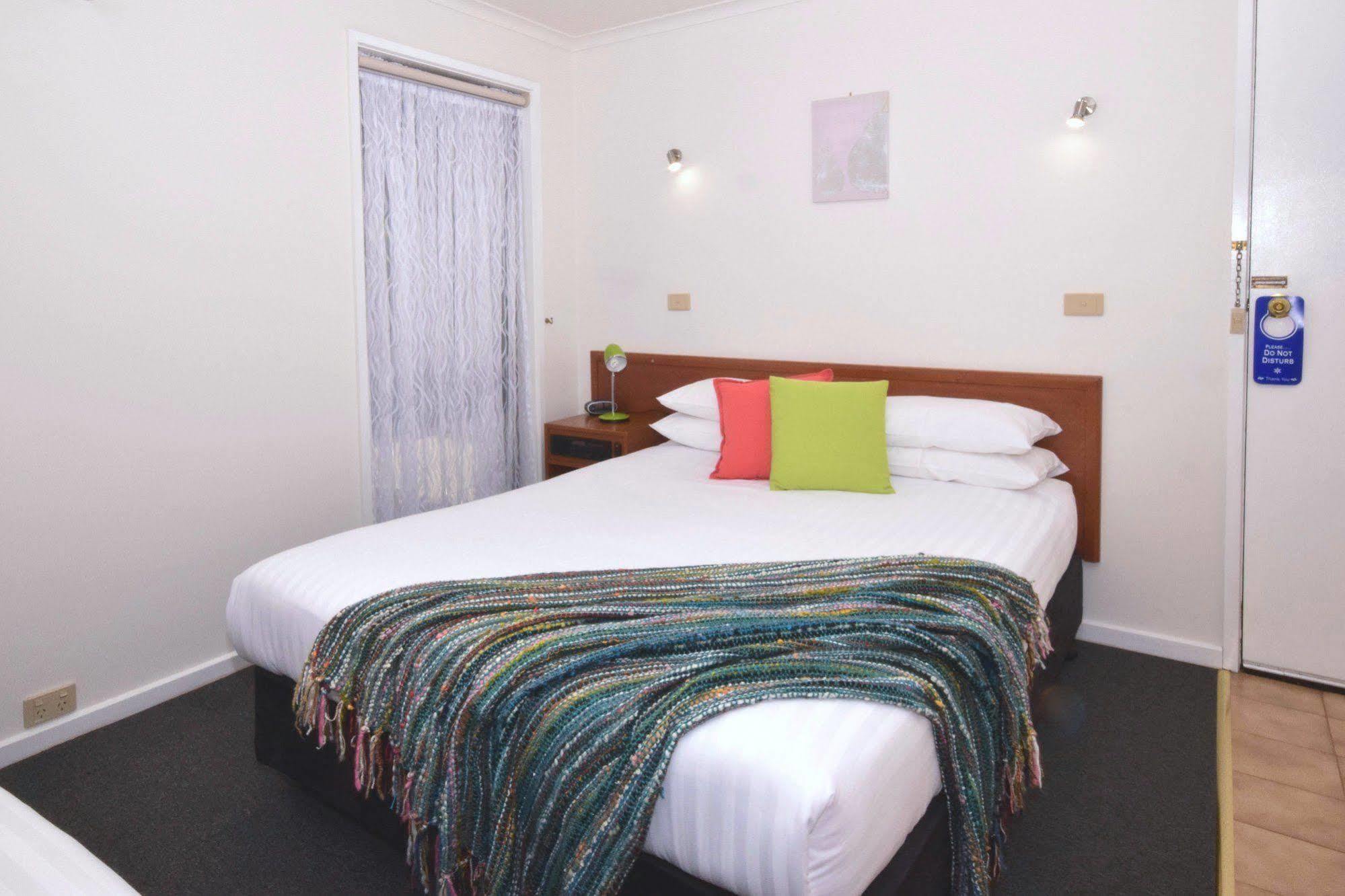 River Country Inn (Adults Only) Moama Bagian luar foto
