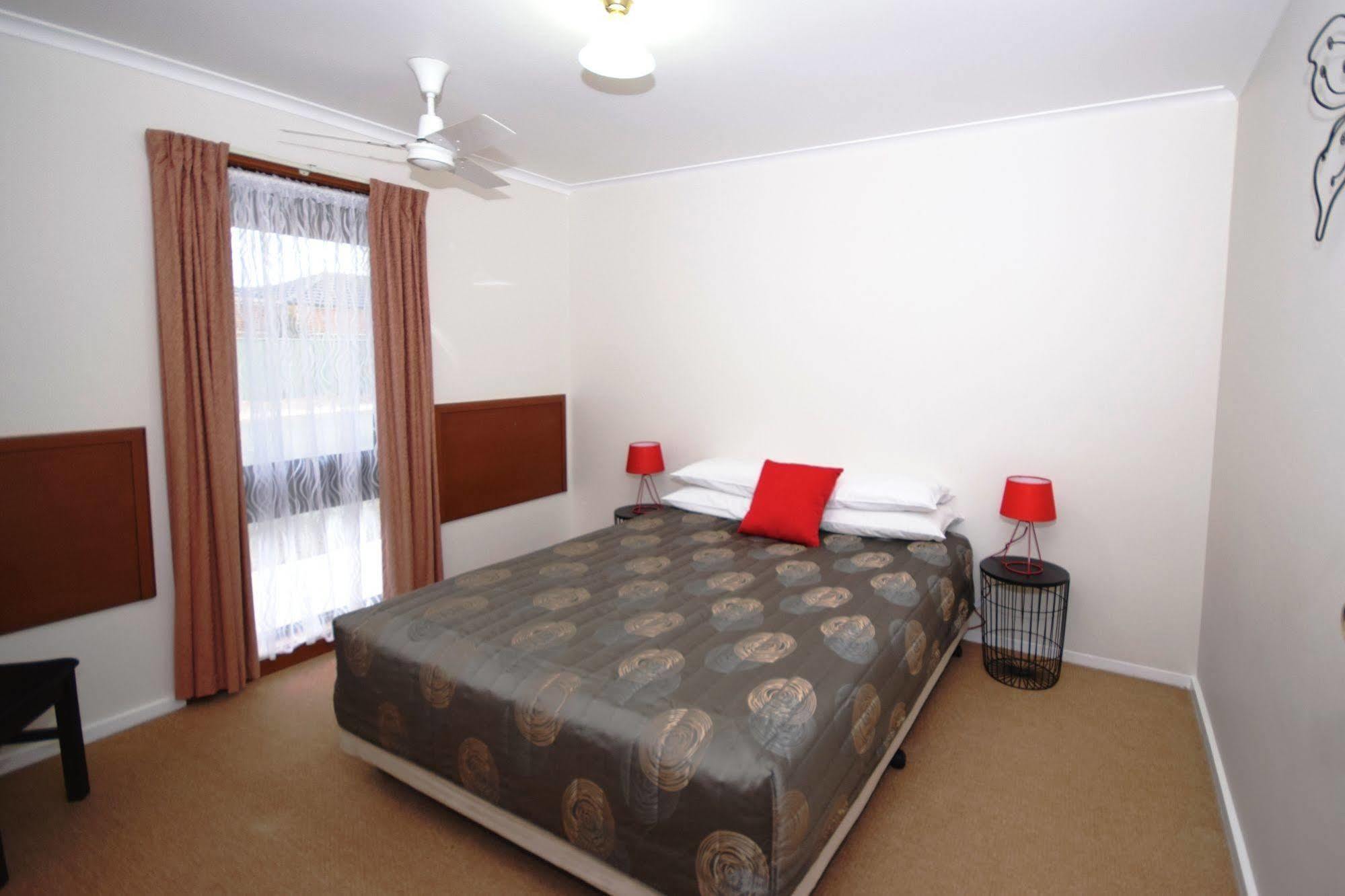 River Country Inn (Adults Only) Moama Bagian luar foto