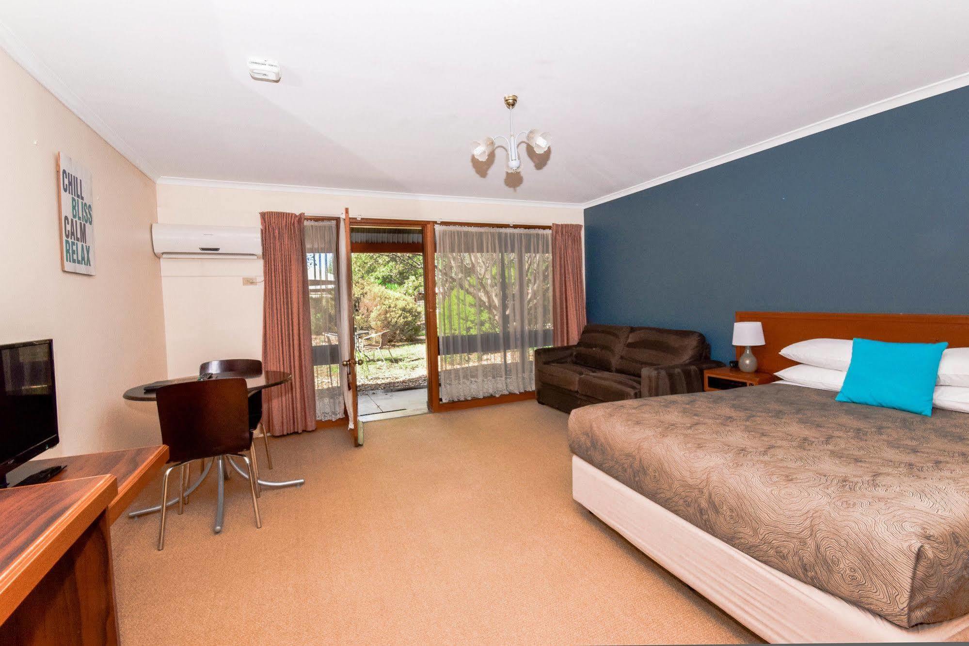 River Country Inn (Adults Only) Moama Bagian luar foto