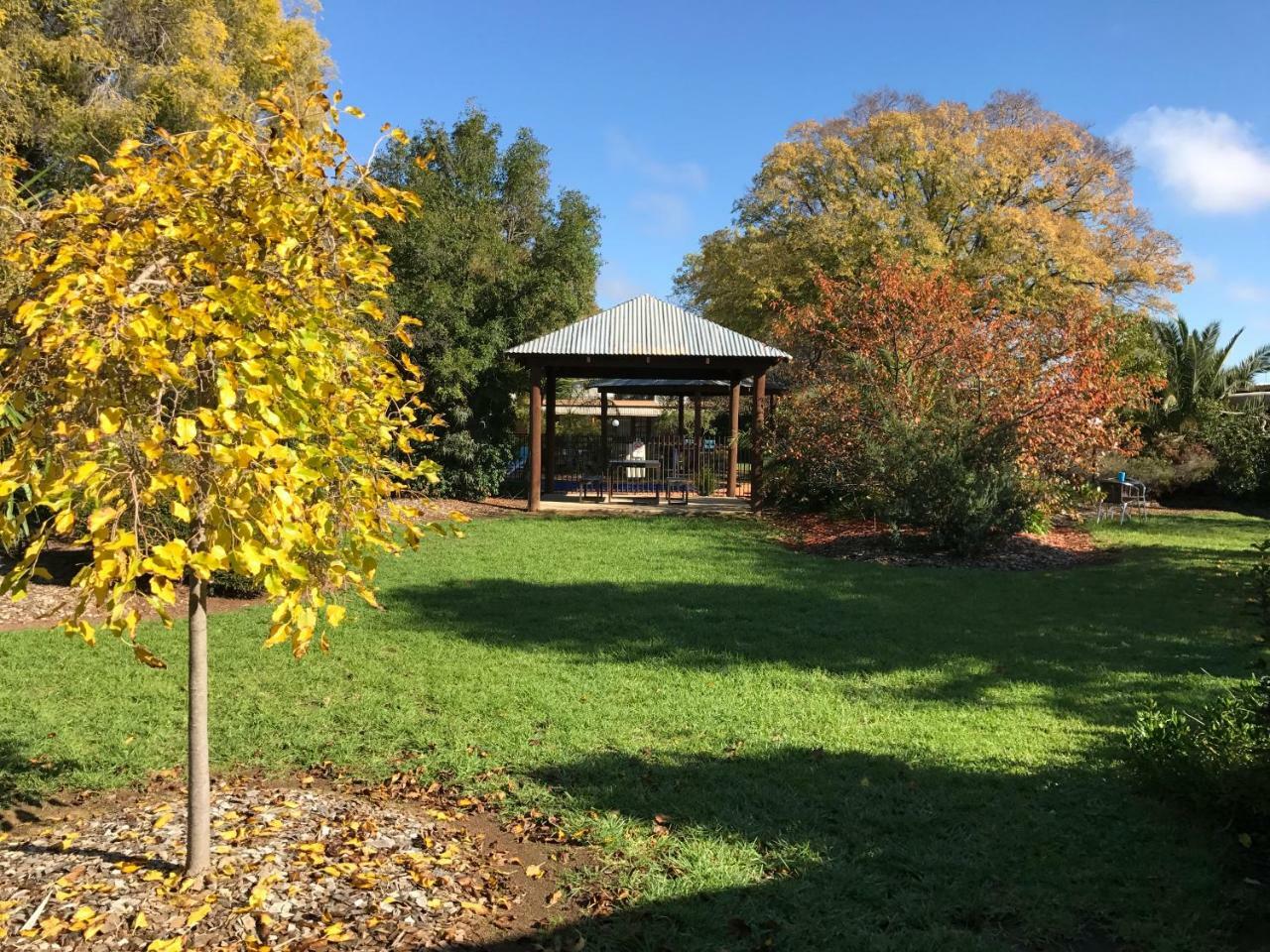 River Country Inn (Adults Only) Moama Bagian luar foto